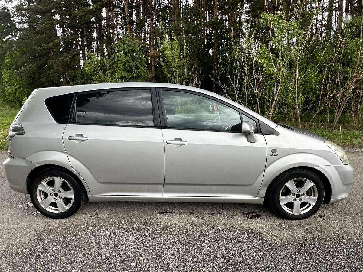 Toyota Corolla Verso - 5