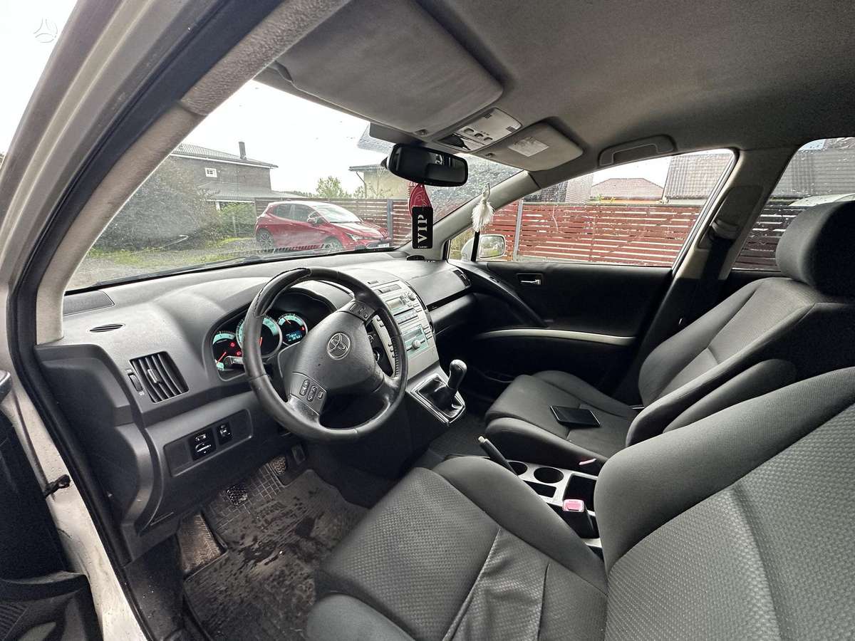 Toyota Corolla Verso - 7