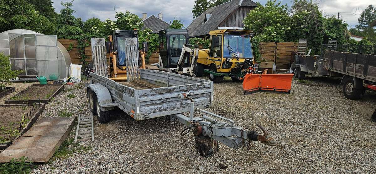 Bazaltas Rra, auto transporter