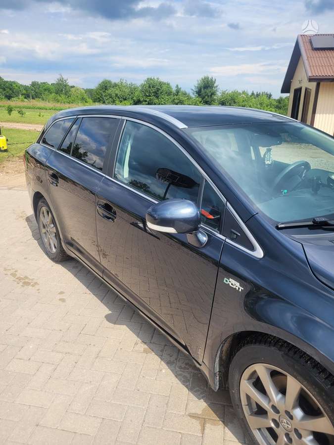 Toyota Avensis - 2