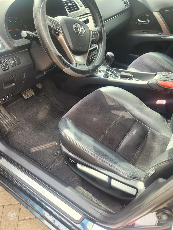 Toyota Avensis - 8