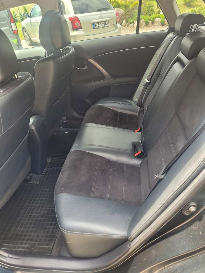 Toyota Avensis - 9
