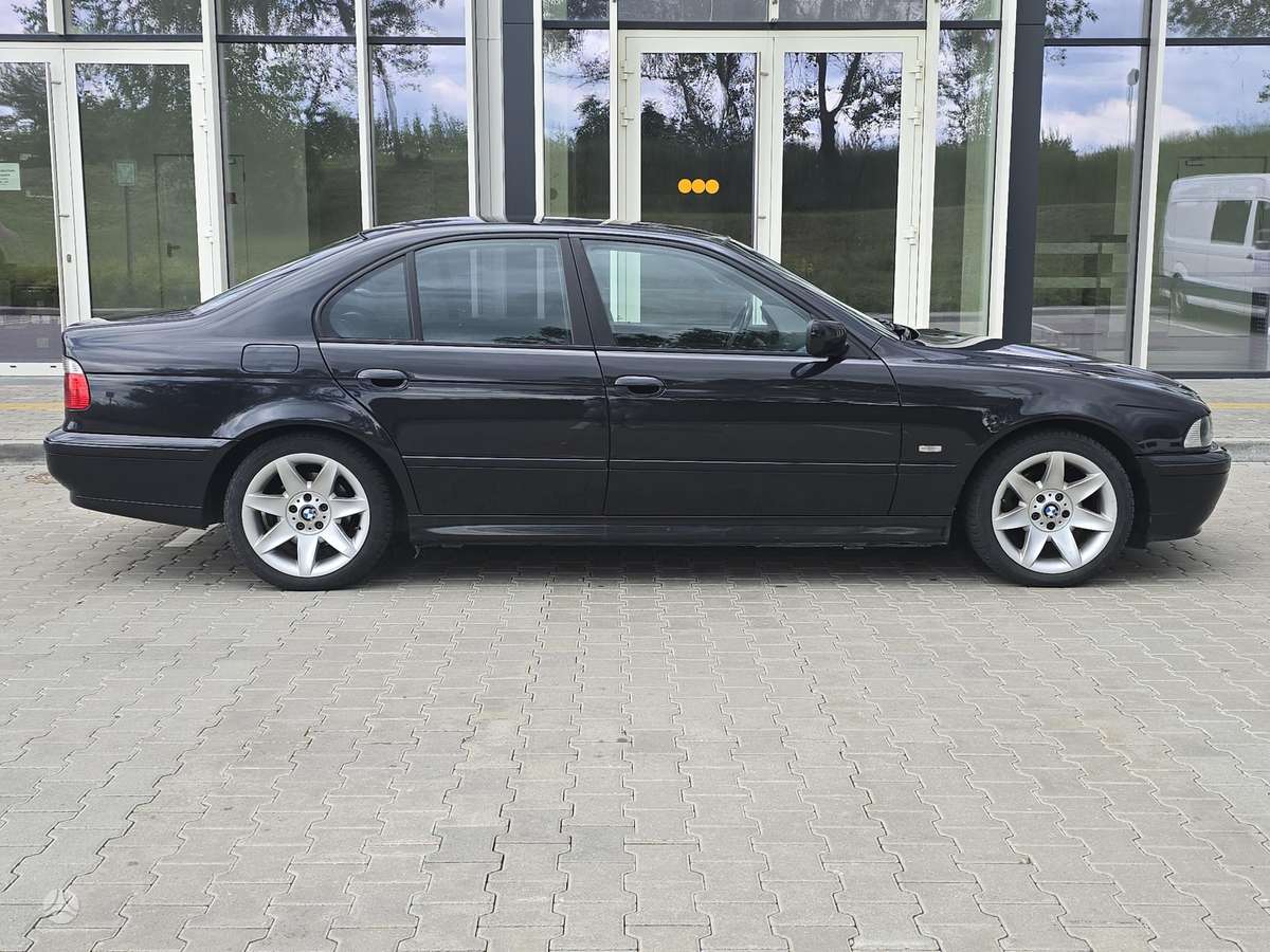 BMW 525, 2.5 l., Седан