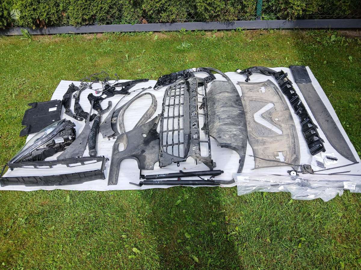 Porsche Macan kėbulo dalys