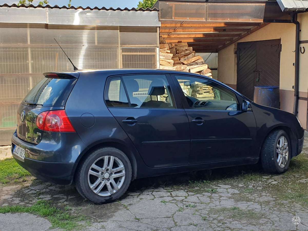 Volkswagen Golf - 2