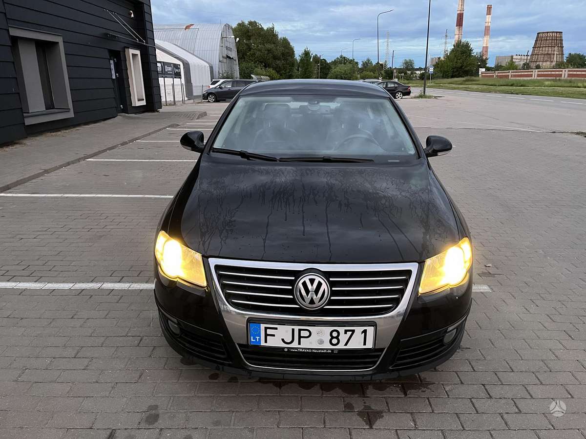 Volkswagen Passat - 2