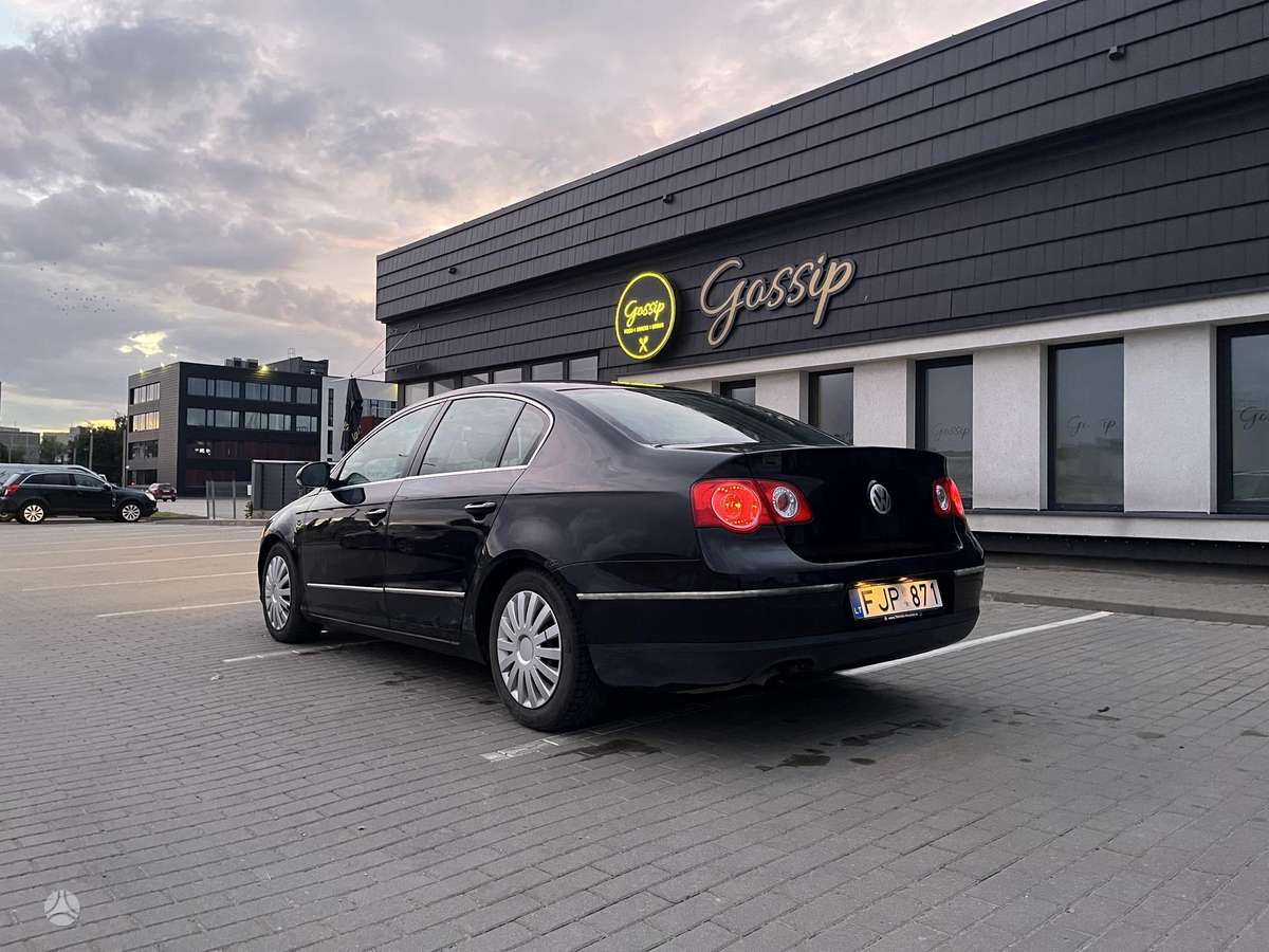 Volkswagen Passat - 4