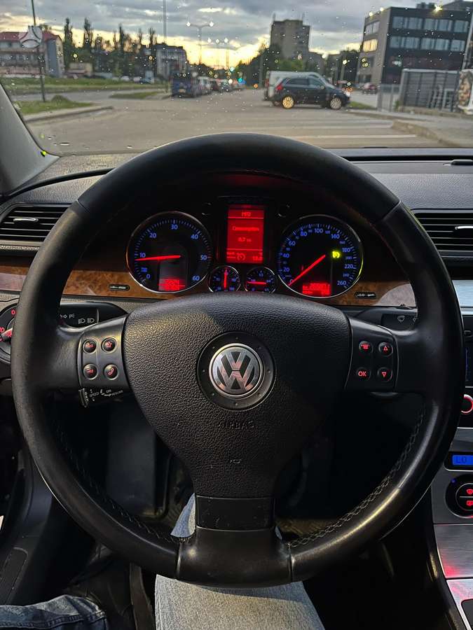 Volkswagen Passat - 10