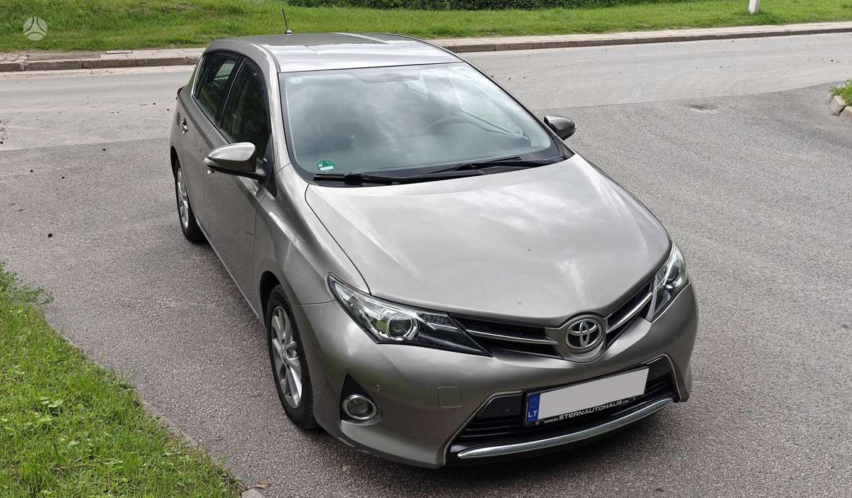 Toyota Auris - 1