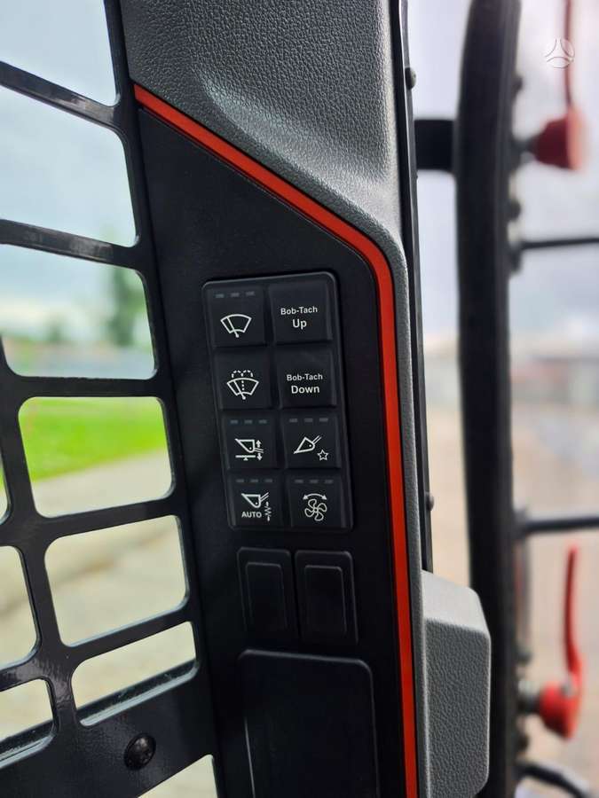 Bobcat S66, mini krautuvai