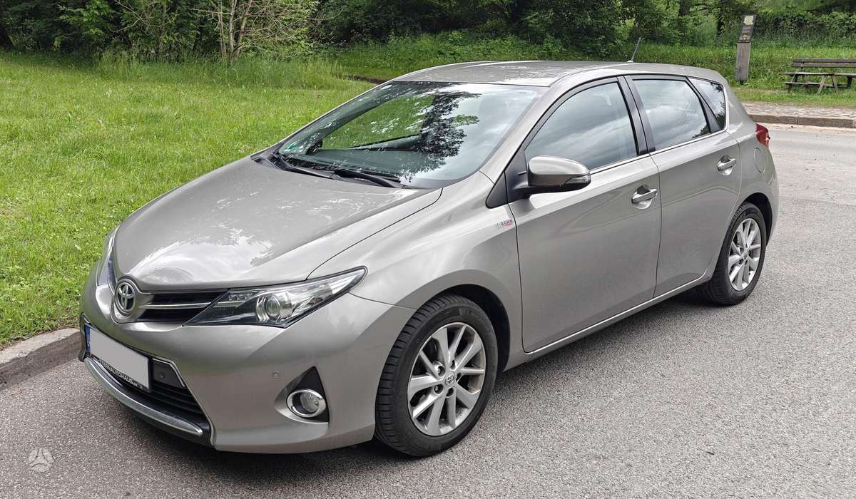 Toyota Auris - 2