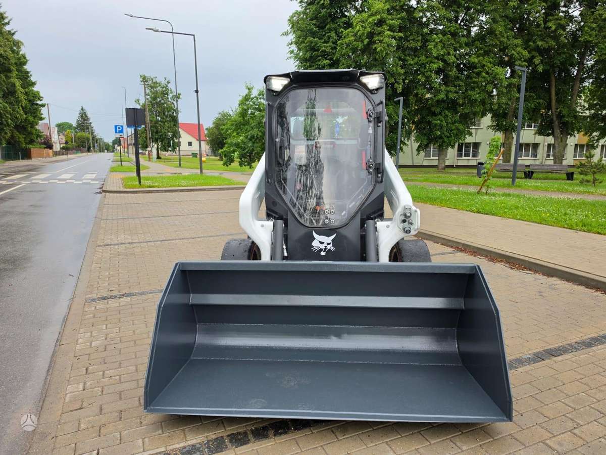 Bobcat S66, mini loaders