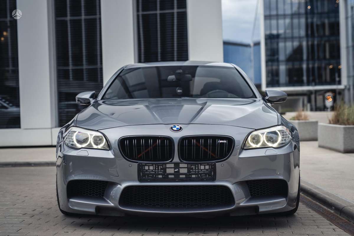 BMW M5, 4.4 l., Седан