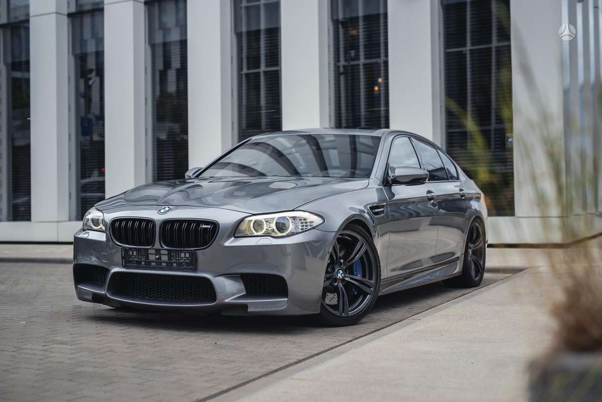 BMW M5, 4.4 l., Седан