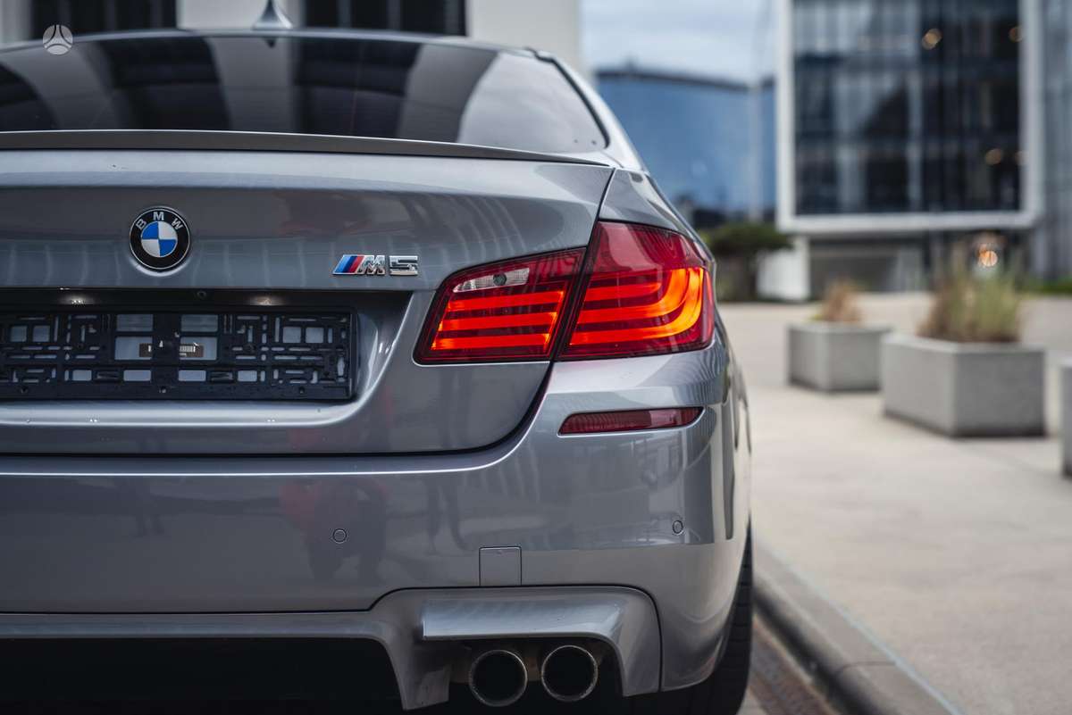 BMW M5, 4.4 l., Седан