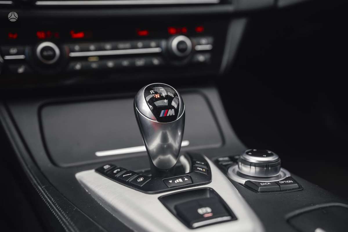 BMW M5, 4.4 l., Седан