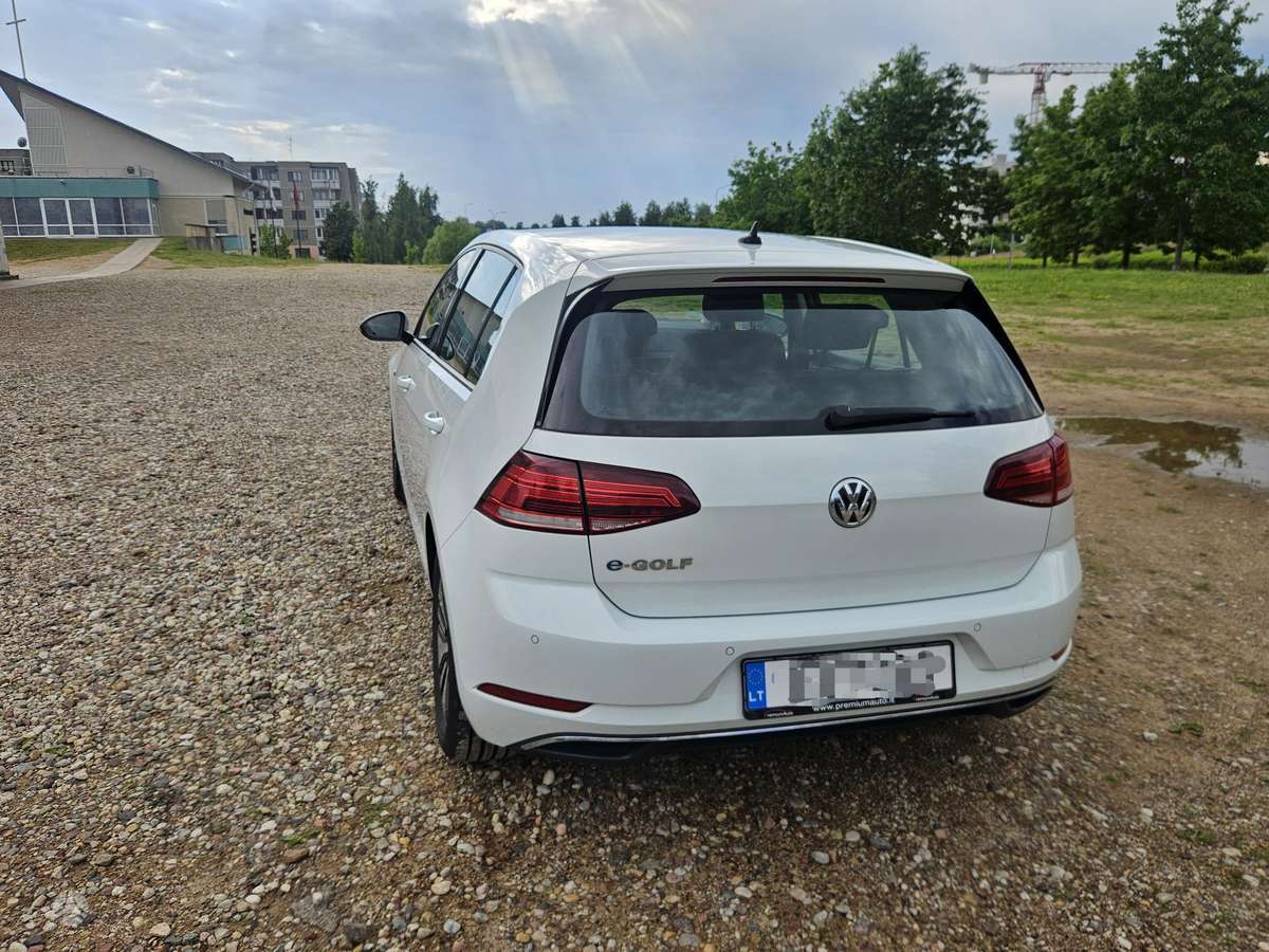 Volkswagen Golf, 36 kWh, hatchback