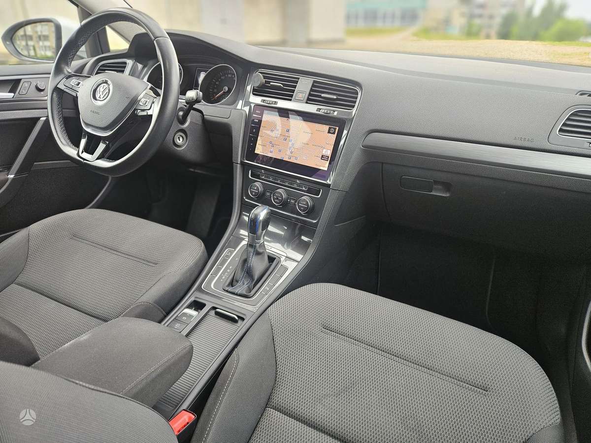 Volkswagen Golf, 36 kWh, hatchback