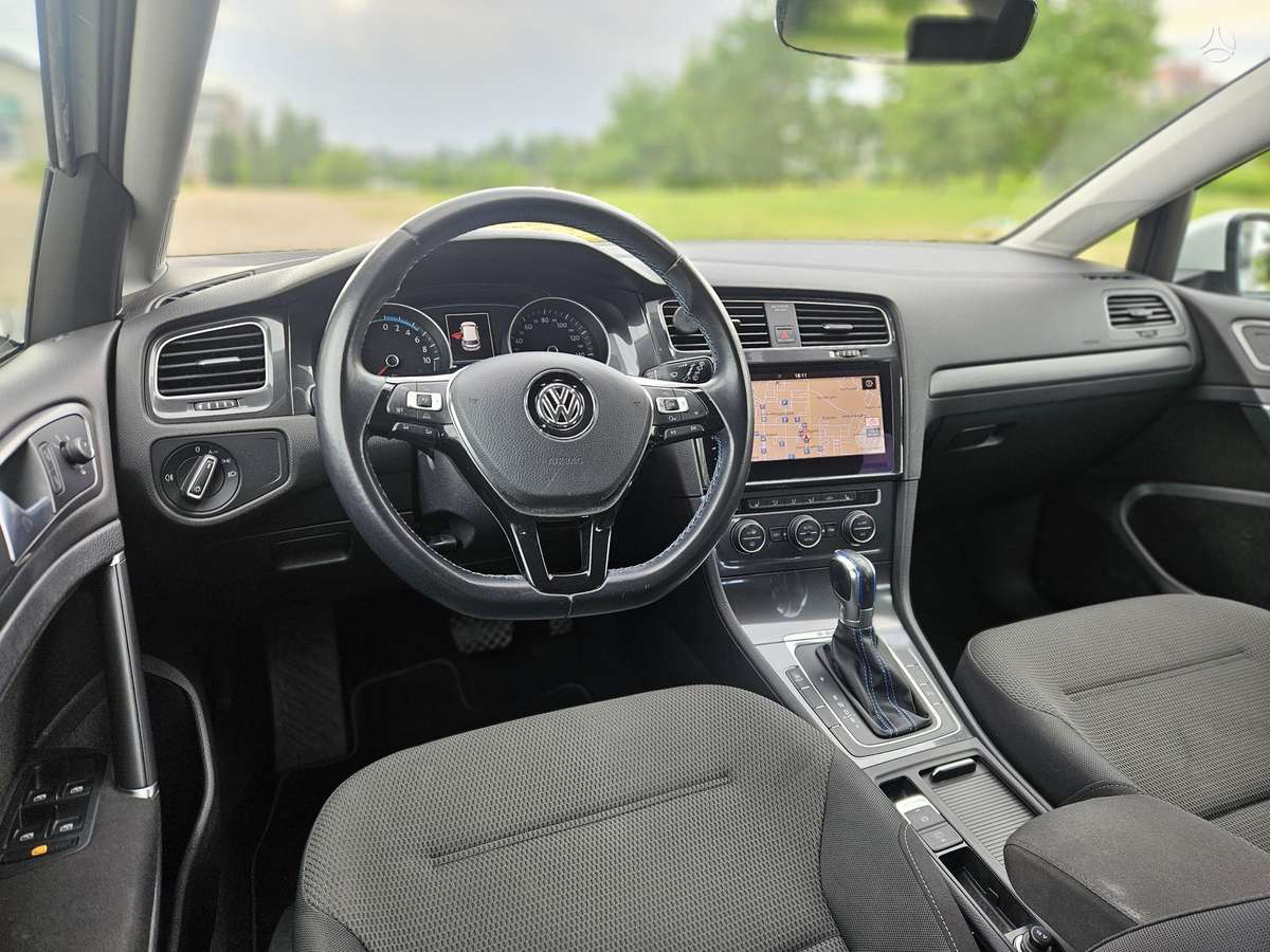 Volkswagen Golf, 36 kWh, hatchback