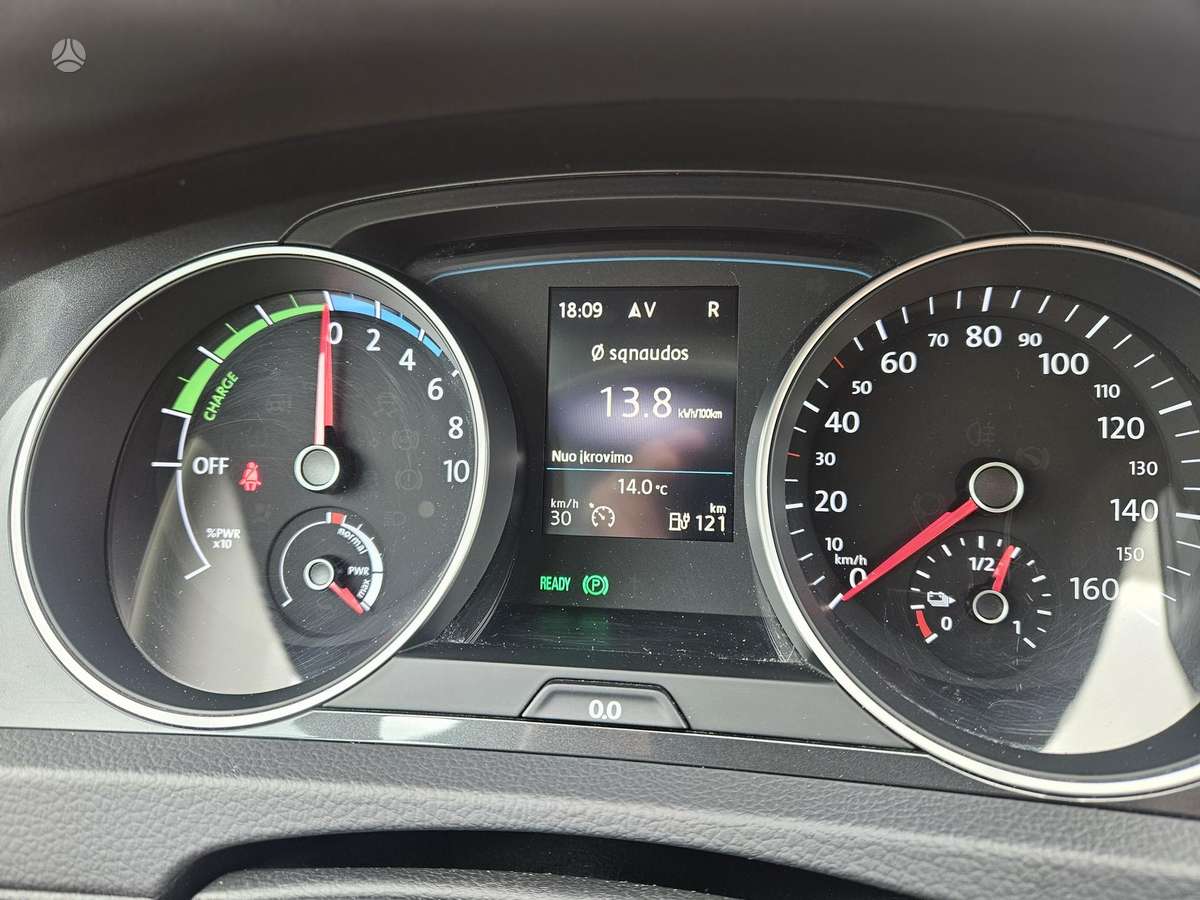 Volkswagen Golf, 36 kWh, hatchback