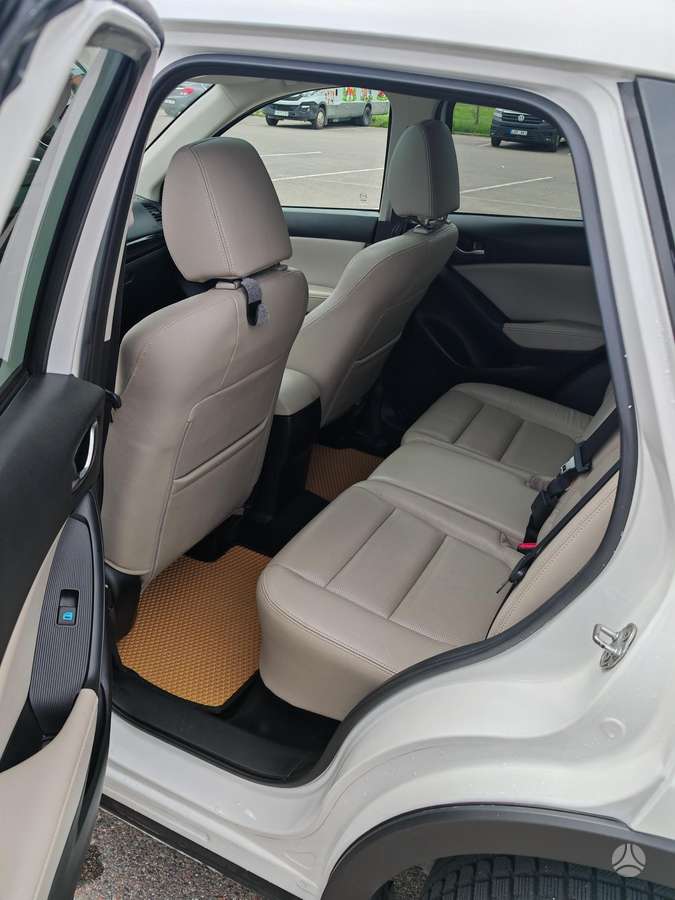 Mazda CX-5, 2.0 l., off-road / crossover