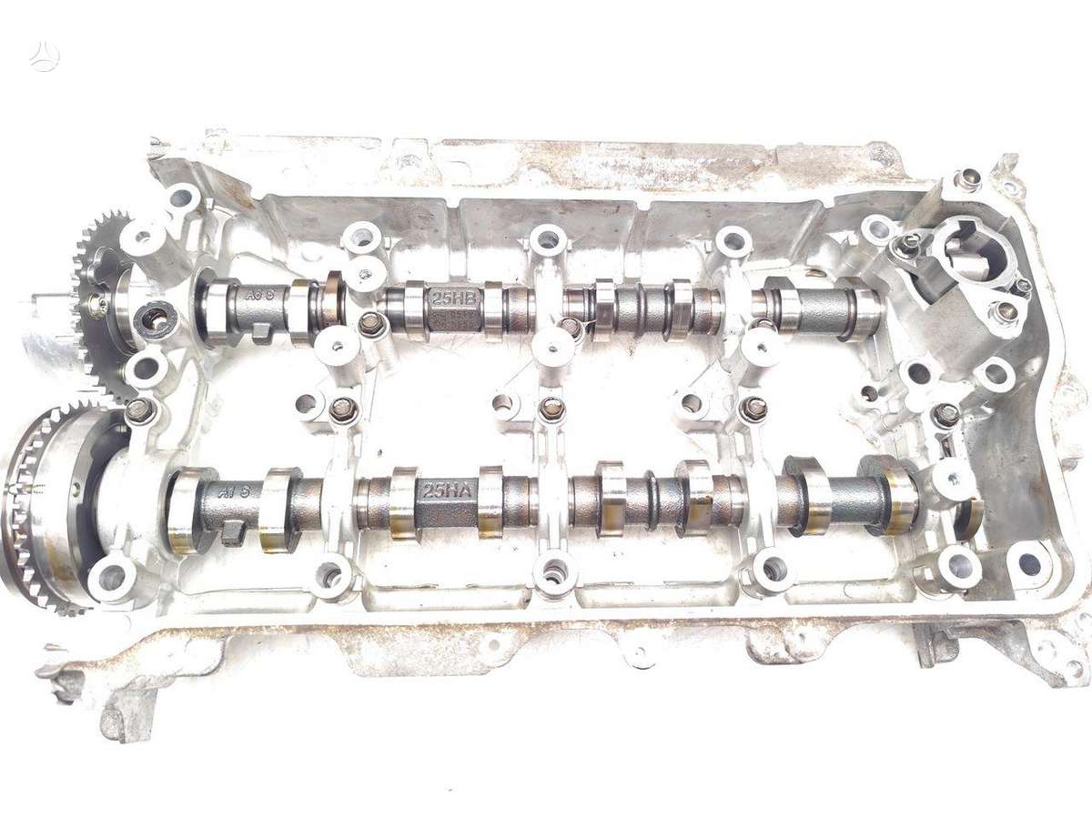 Toyota RAV4 cylinder head