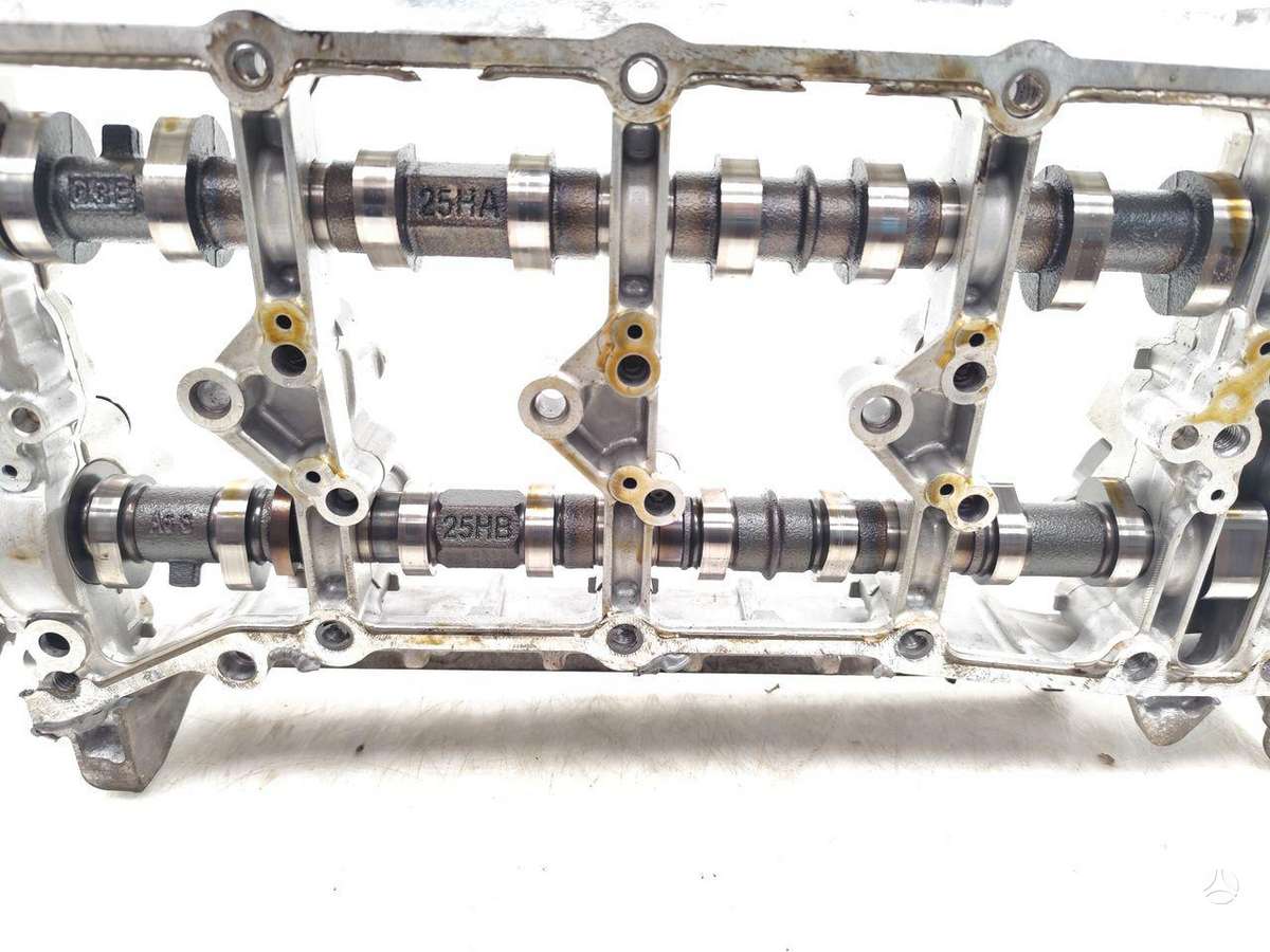 Toyota RAV4 cylinder head