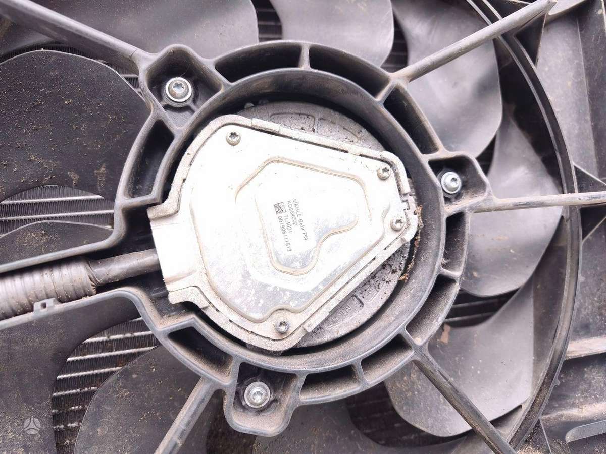 Tesla Model 3, 1076732-00-H, радиатор