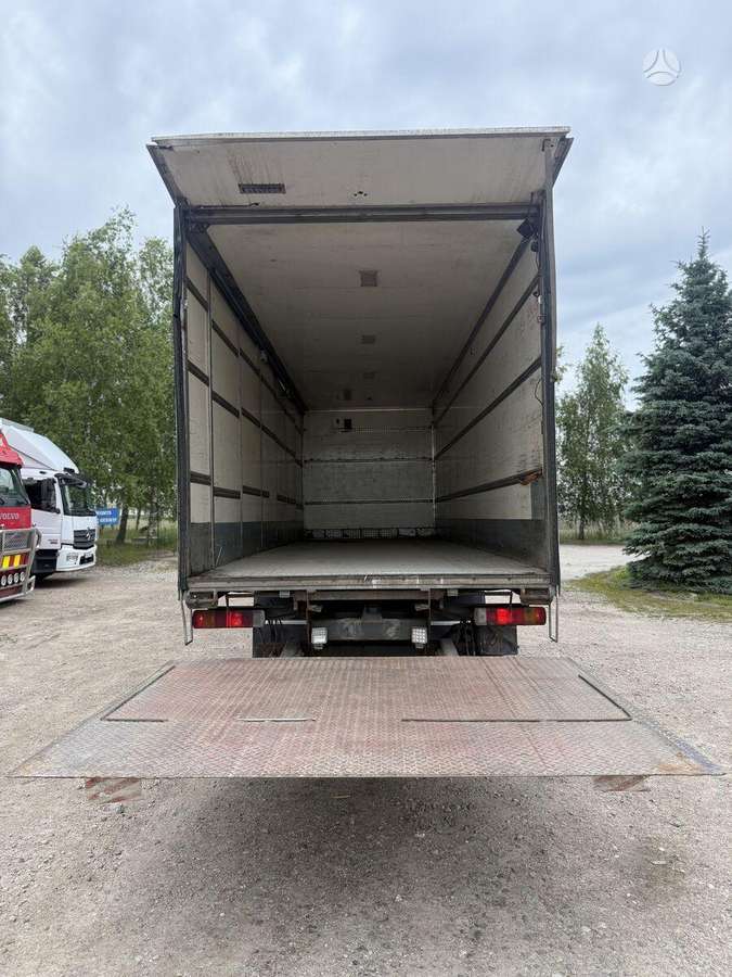 Volvo FM7, box trucks / box vans