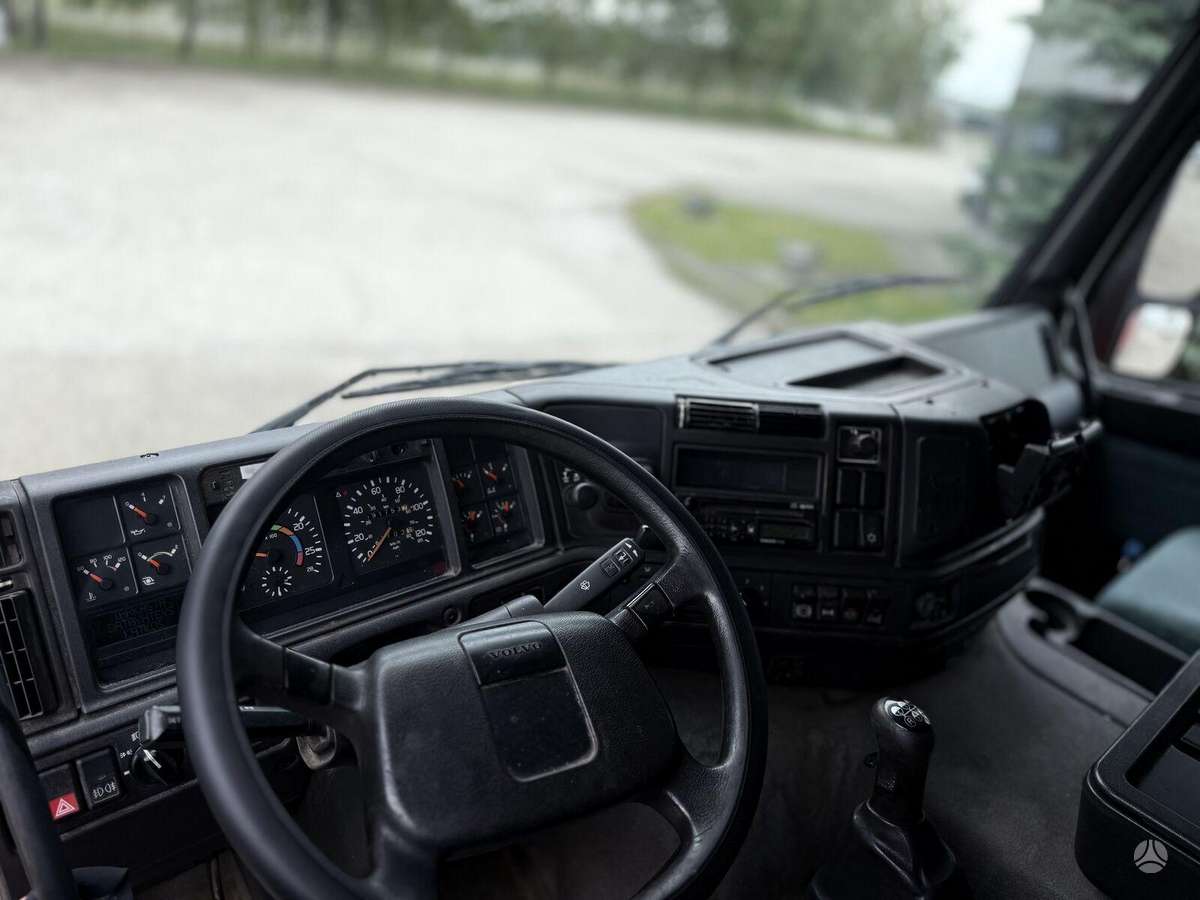 Volvo FM7, box trucks / box vans