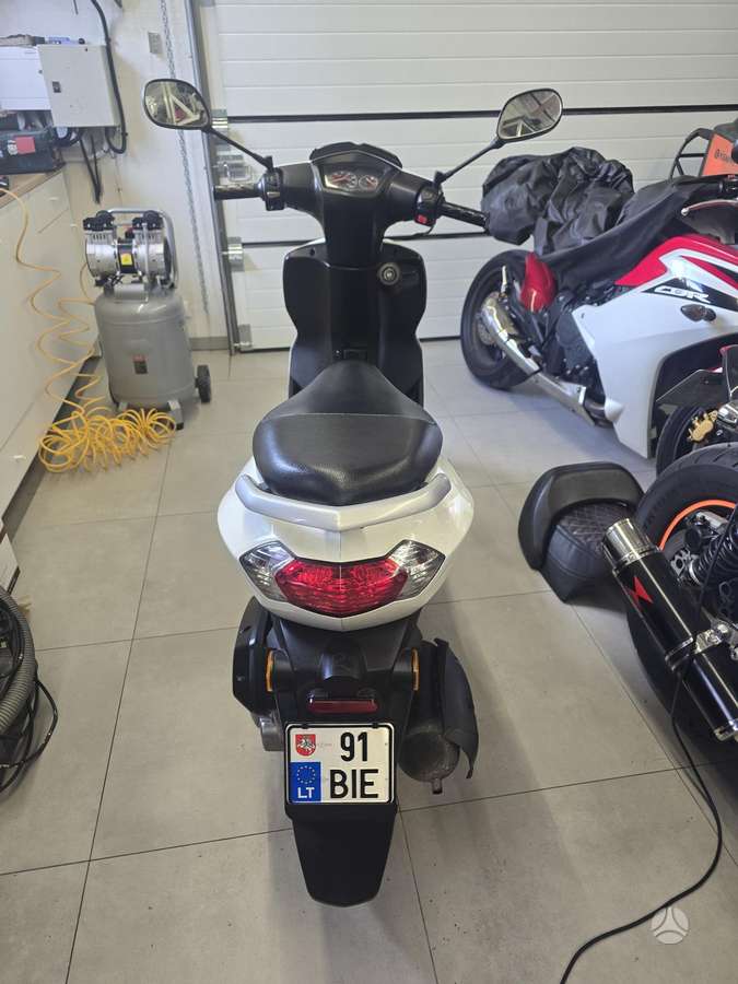 Peugeot Kisbee 49cc, scooters / mopeds