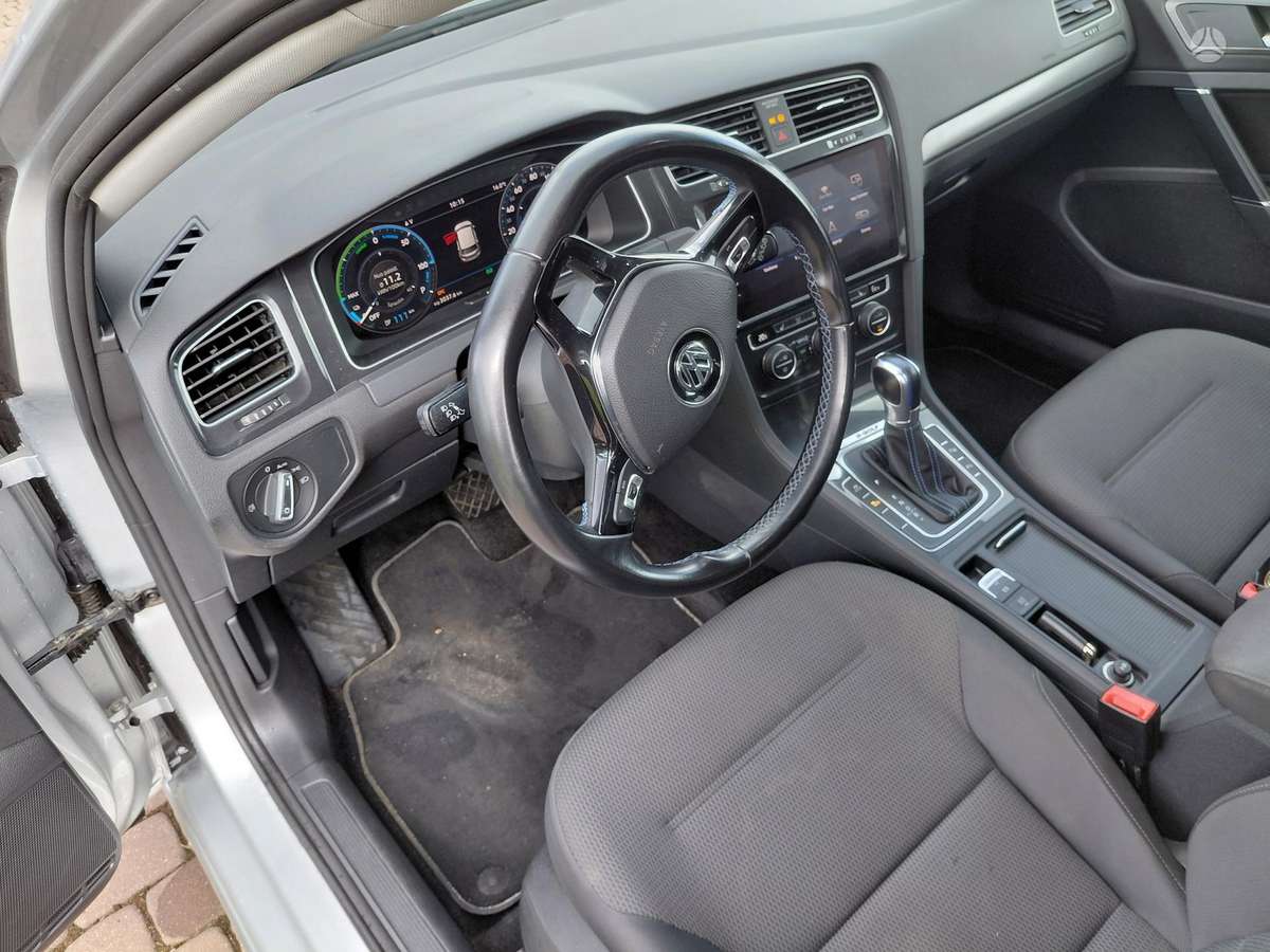 Volkswagen Golf, 36 кВт·ч, Хэтчбек
