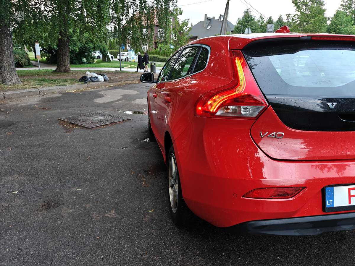 Volvo V40, 2.0 l., hečbekas
