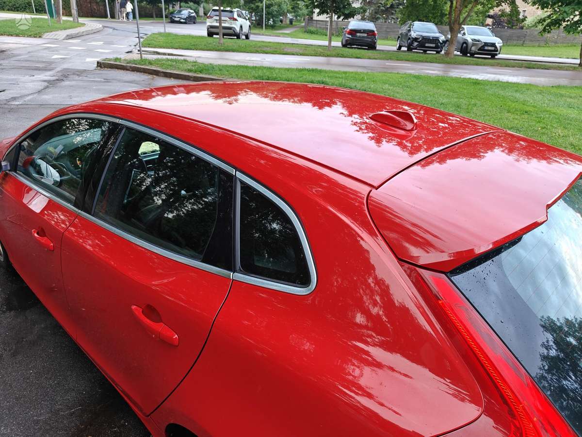 Volvo V40, 2.0 l., hečbekas