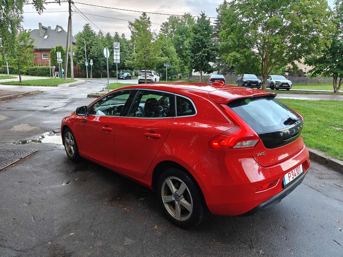 Volvo V40, 2.0 l., hečbekas