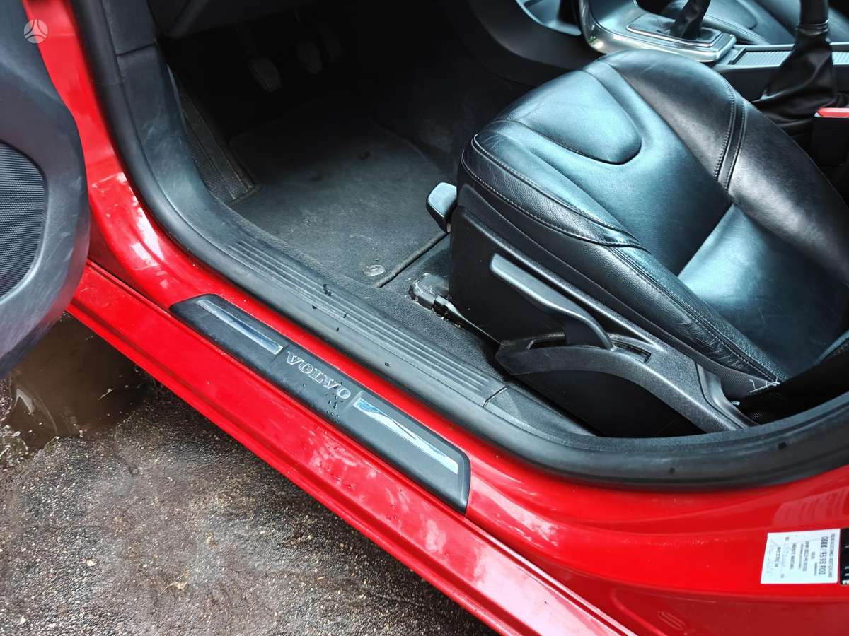 Volvo V40, 2.0 l., hatchback