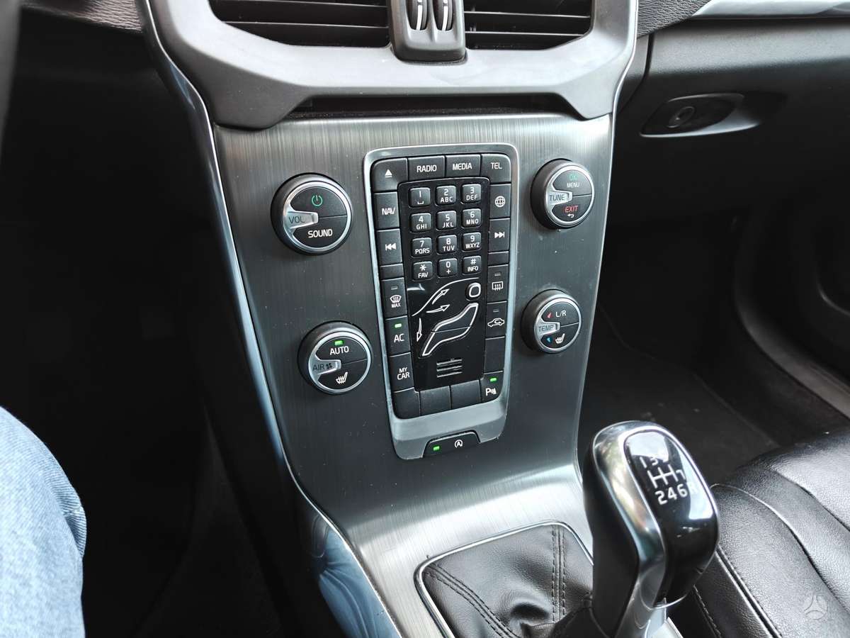 Volvo V40, 2.0 l., hatchback