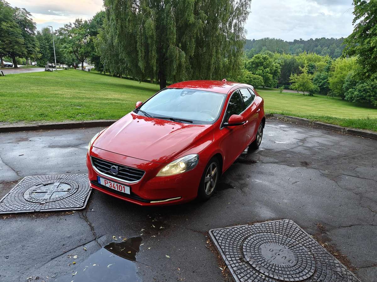 Volvo V40, 2.0 l., hatchback