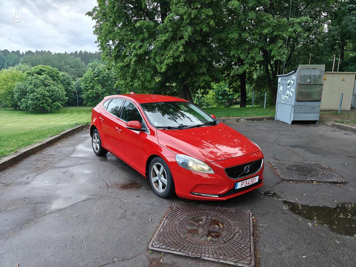 Volvo V40, 2.0 l., hečbekas