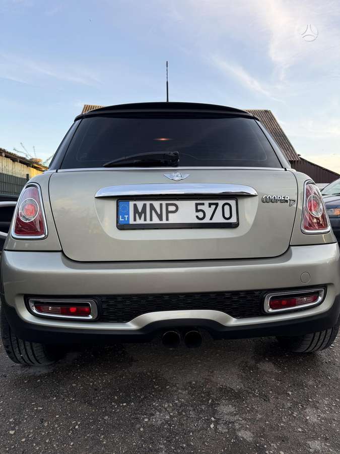 Mini Cooper, 1.6 l., hatchback