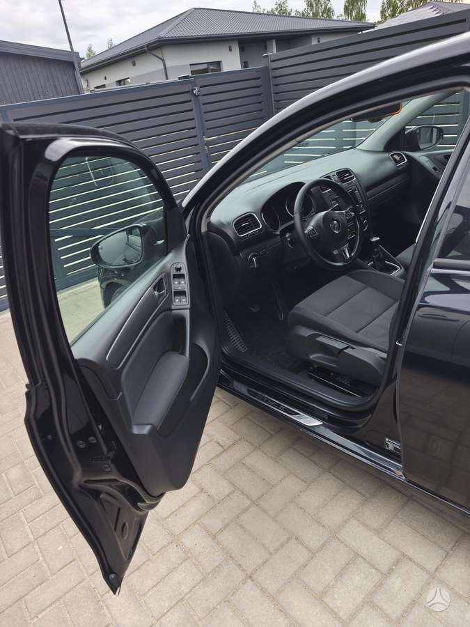 Volkswagen Golf - 5