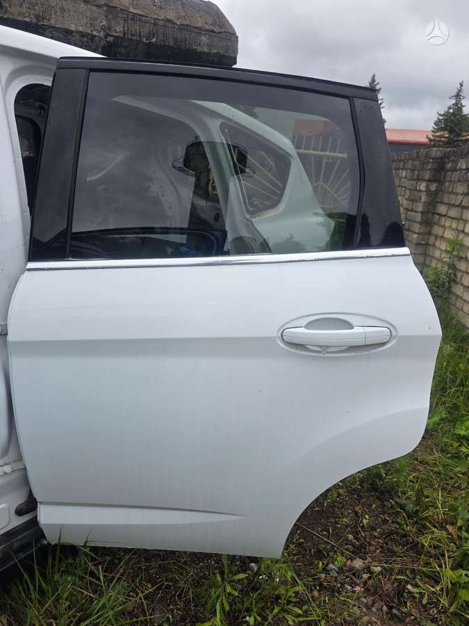 Ford C-MAX for parts. Dalimis nėra priekiniu sparnu ir durų priekiniu kel