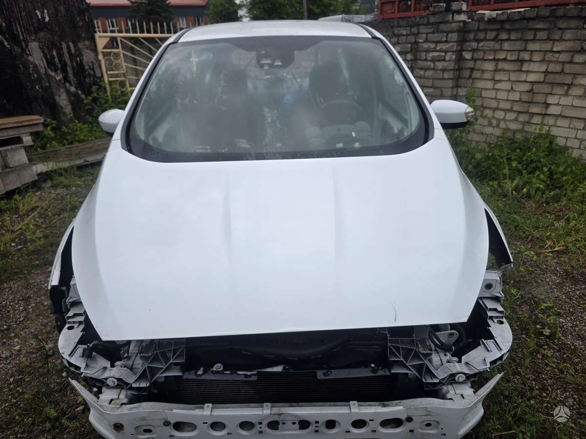 Ford C-MAX for parts. Dalimis nėra priekiniu sparnu ir durų priekiniu kel