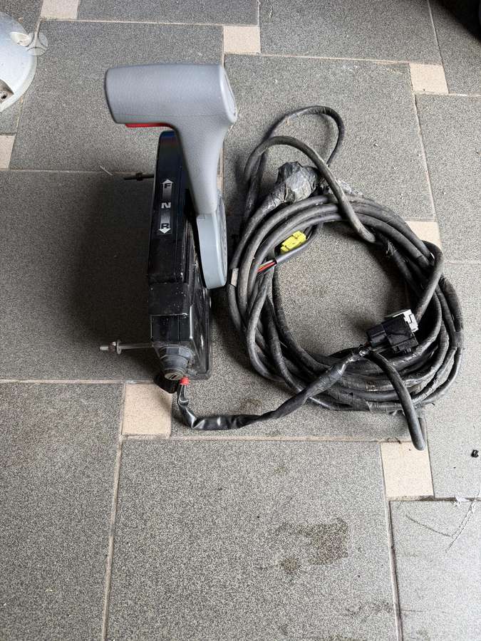 Suzuki DF15, four stroke outdoor motors