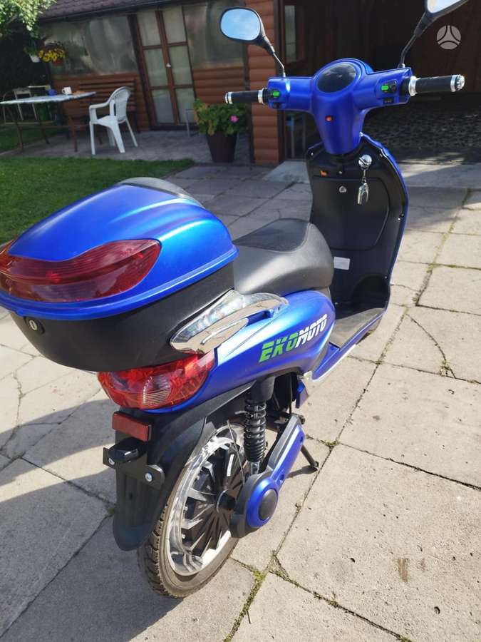 Ekomoto M5, scooters / mopeds