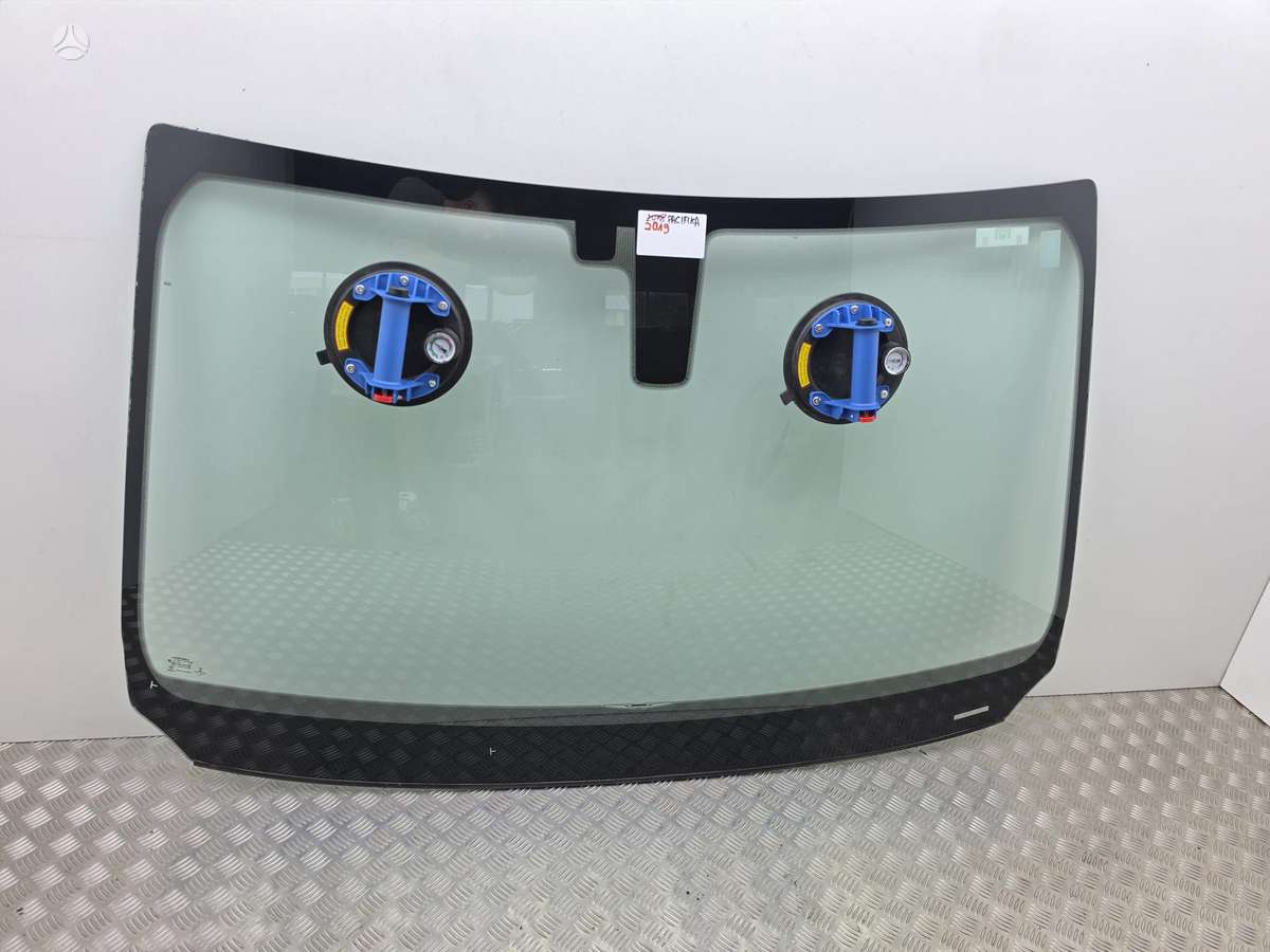 Chrysler Pacifica windows