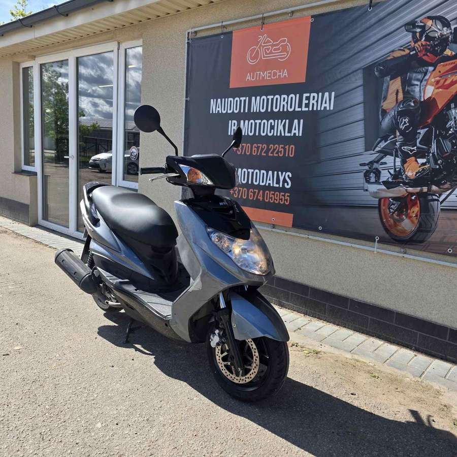 Yamaha Cygnus 125cc, scooters / mopeds