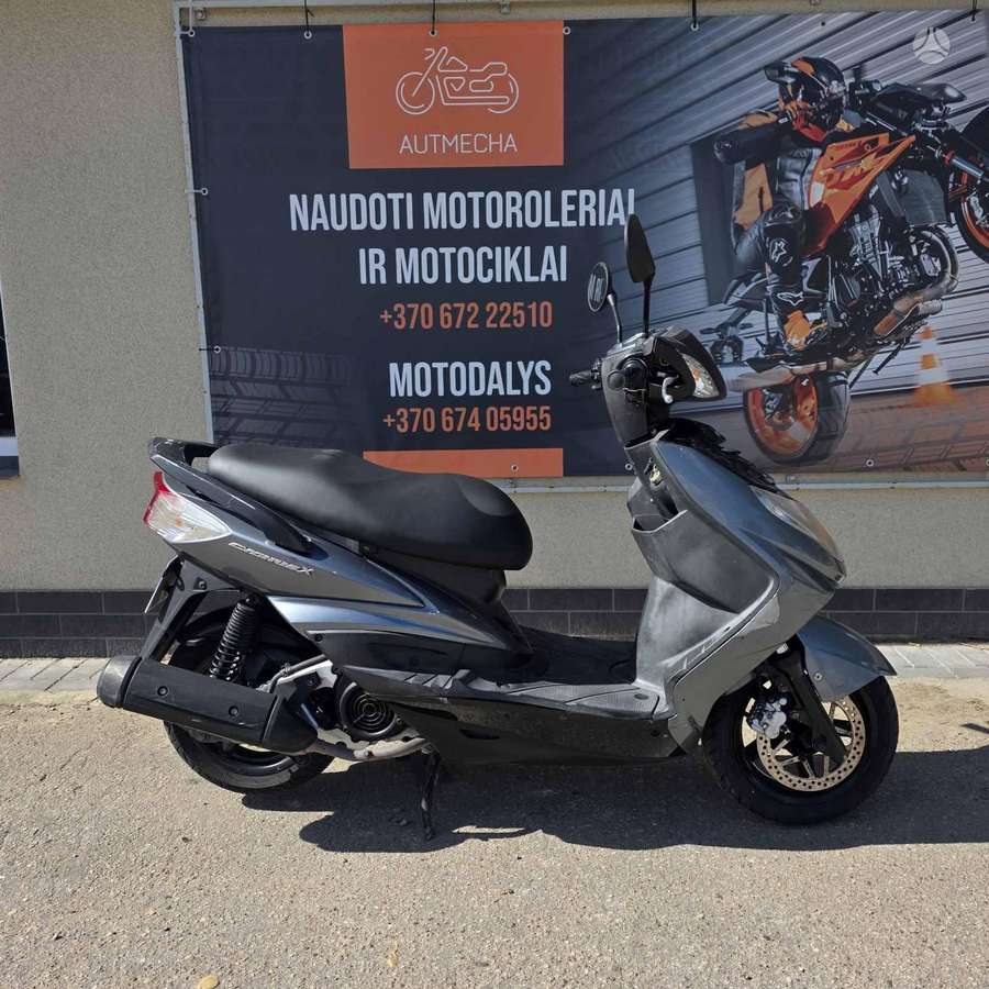 Yamaha Cygnus 125cc, scooters / mopeds