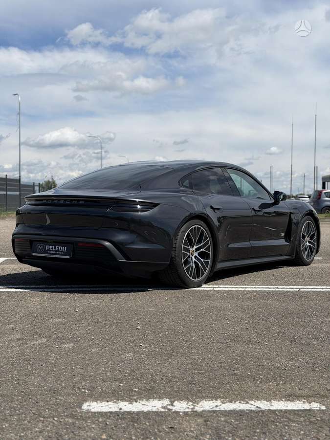 Porsche Taycan - 3