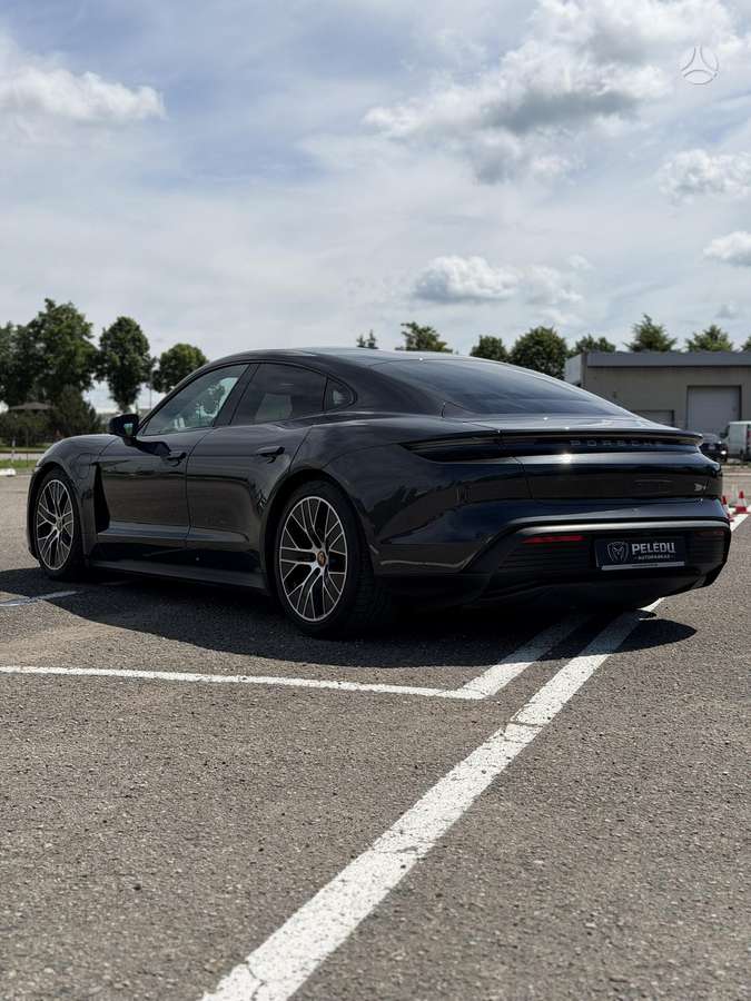 Porsche Taycan - 4